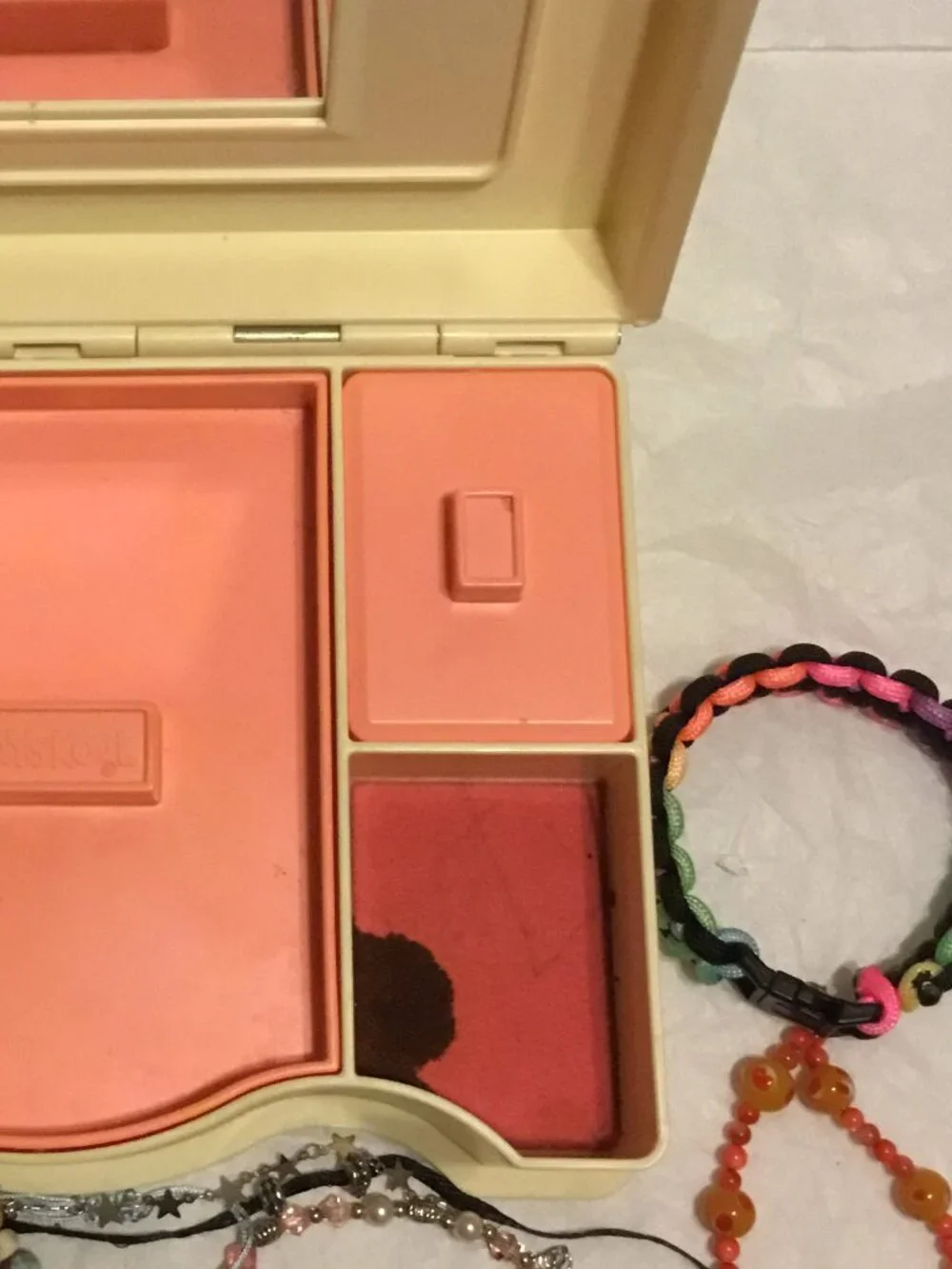 Vintage 1989 Playskool little girl's plastic jewelry box full of lots of jewelry